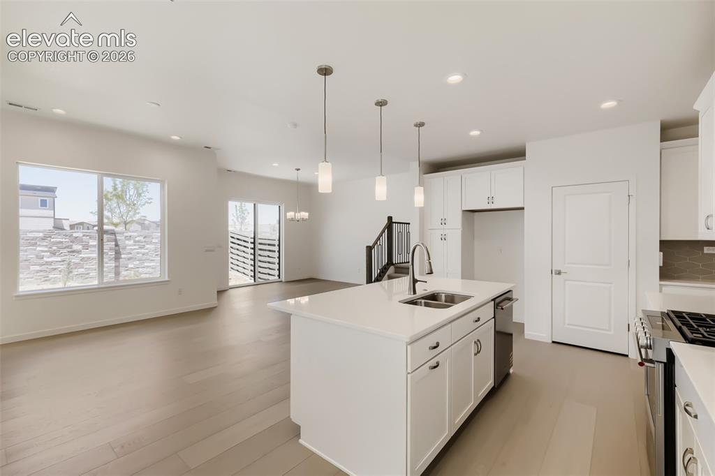 Image 5 of 13: Kitchen