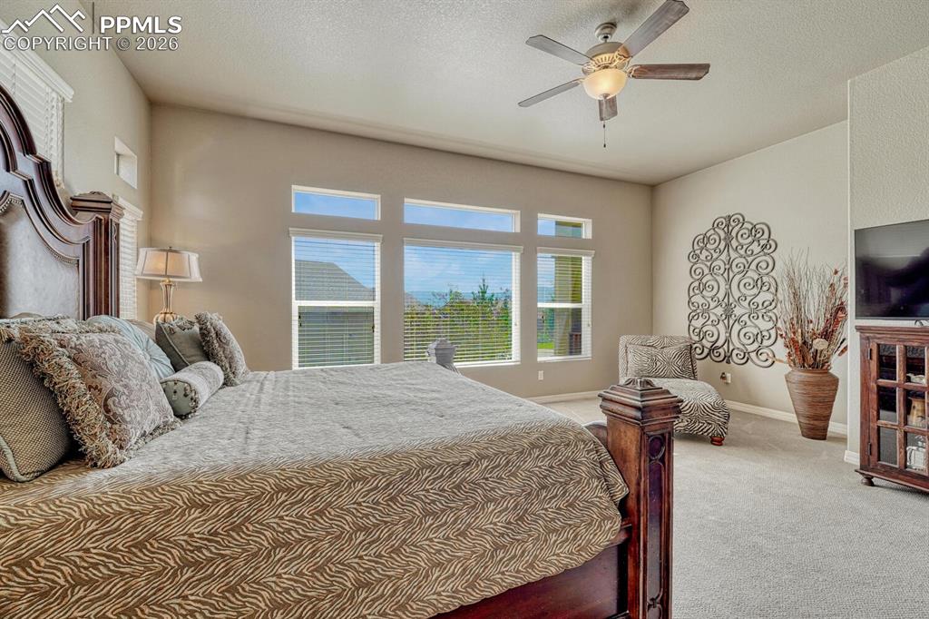 Image 15 of 48: Bedroom