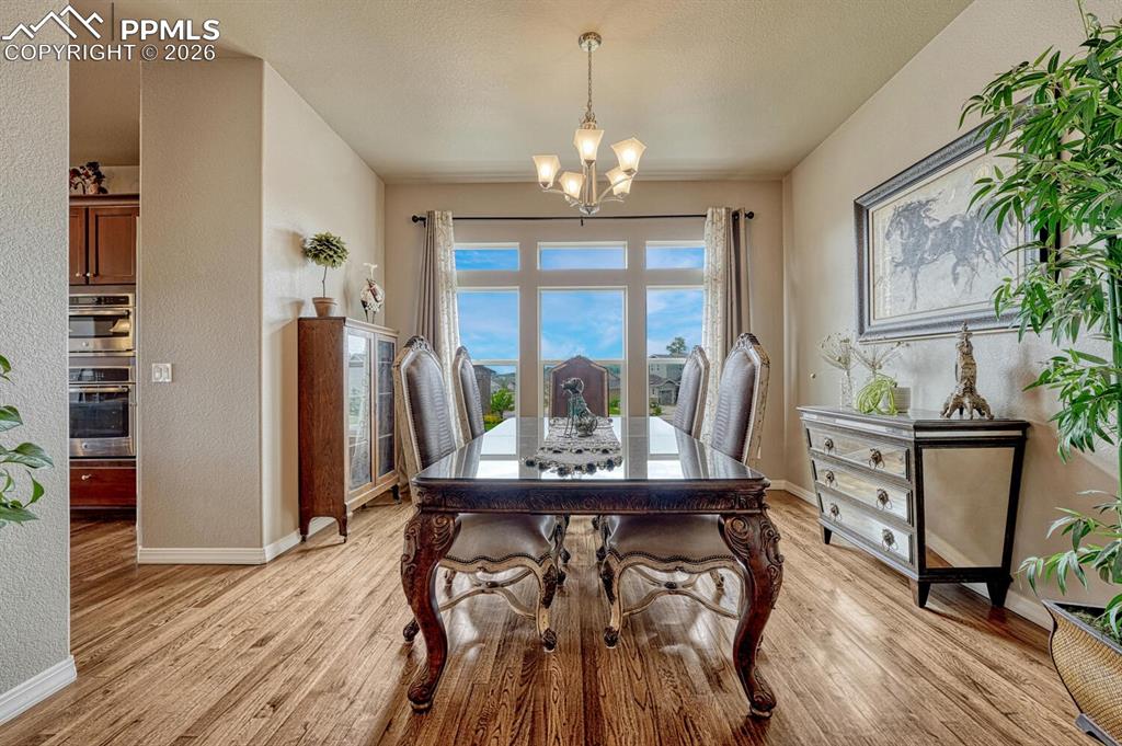 Image 8 of 48: Dining Area