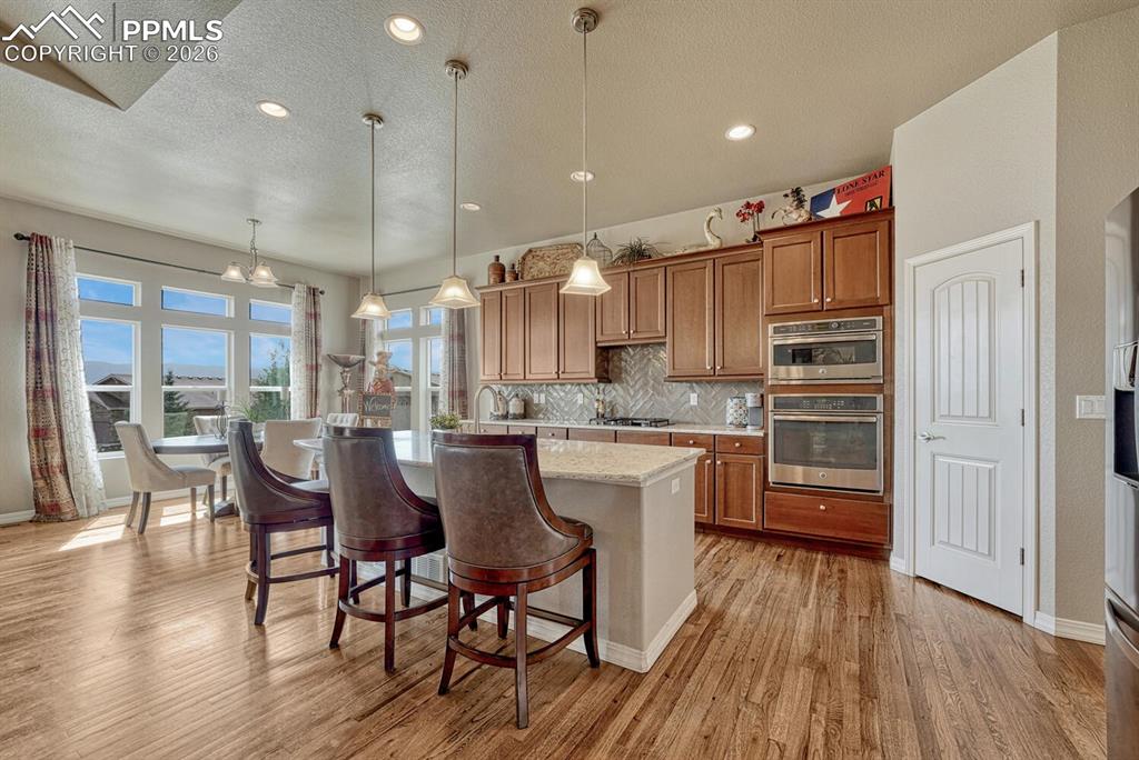 Image 9 of 48: Kitchen