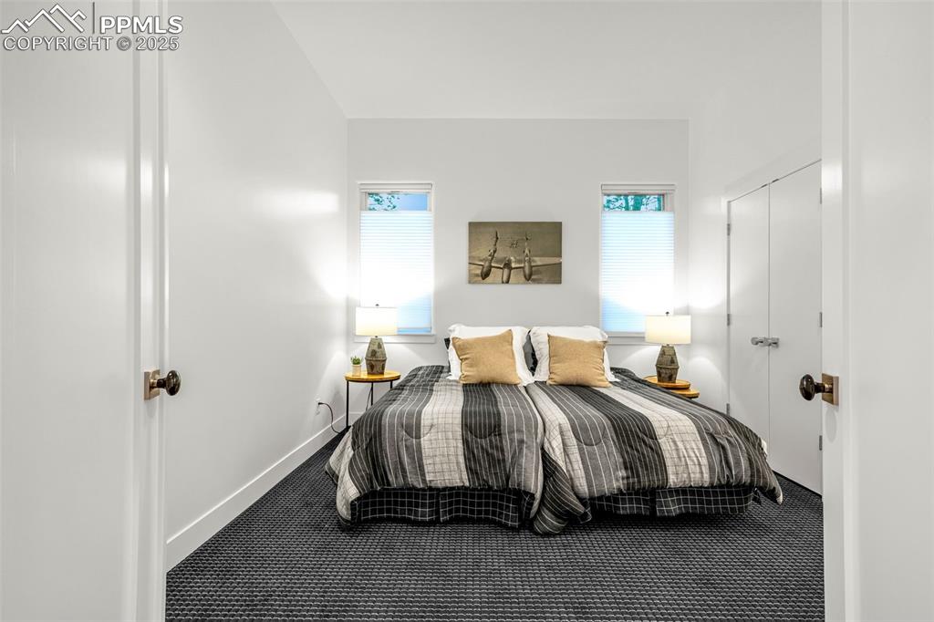 Image 31 of 47: Bedroom