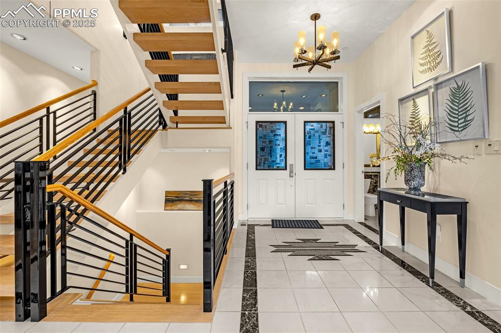 Image 5 of 47: Entry