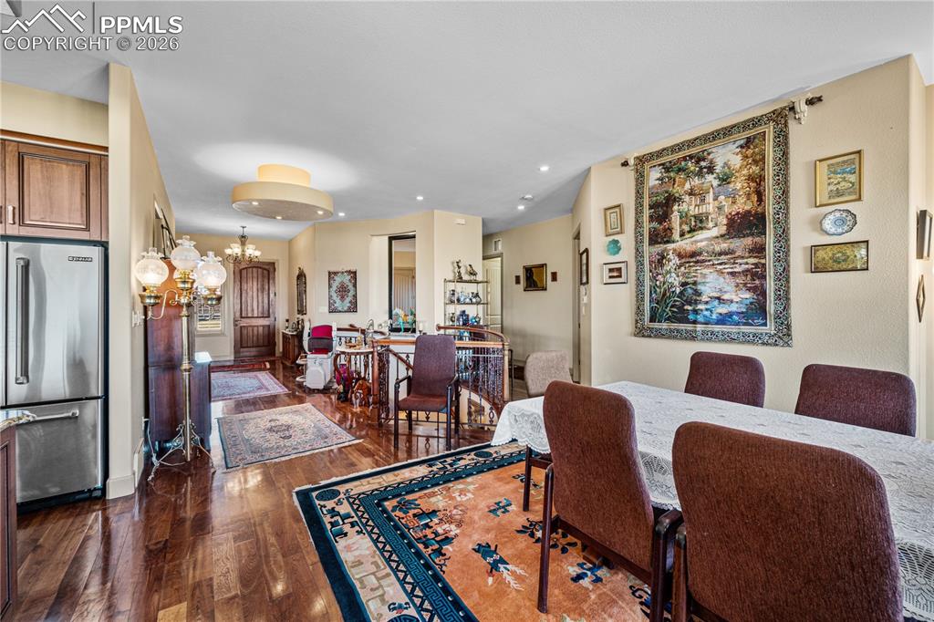 Image 10 of 48: Dining Area