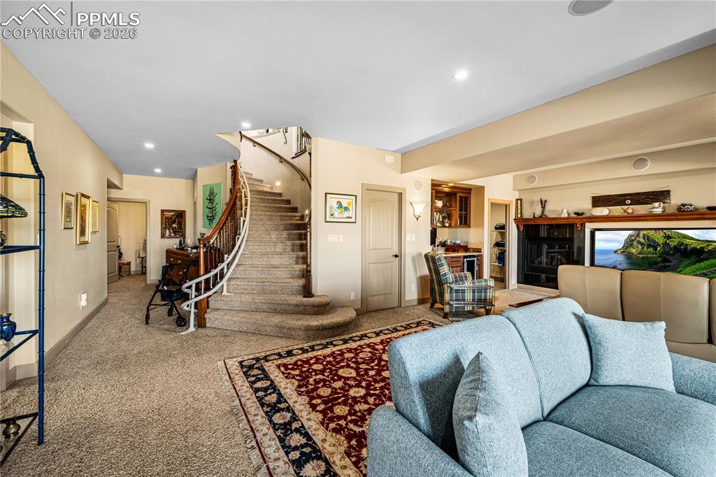 Image 27 of 48: Living Room