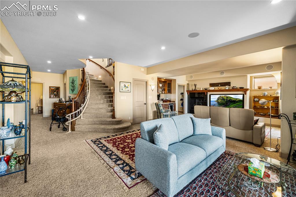 Image 31 of 48: Living Room