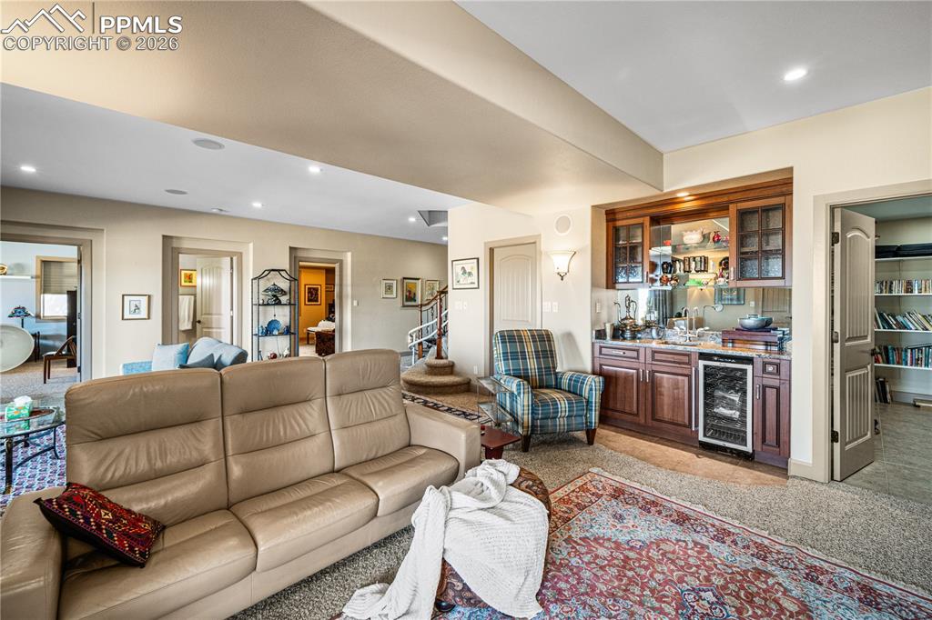 Image 35 of 48: Living Room