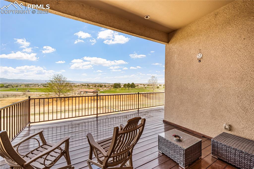 Image 40 of 48: Deck