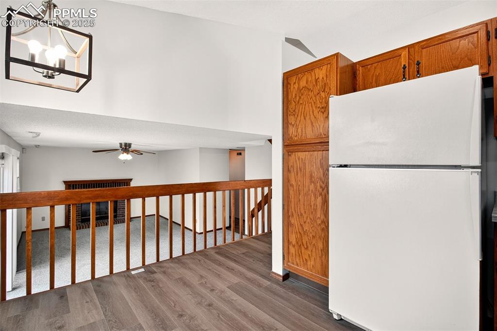 Image 10 of 30: Kitchen