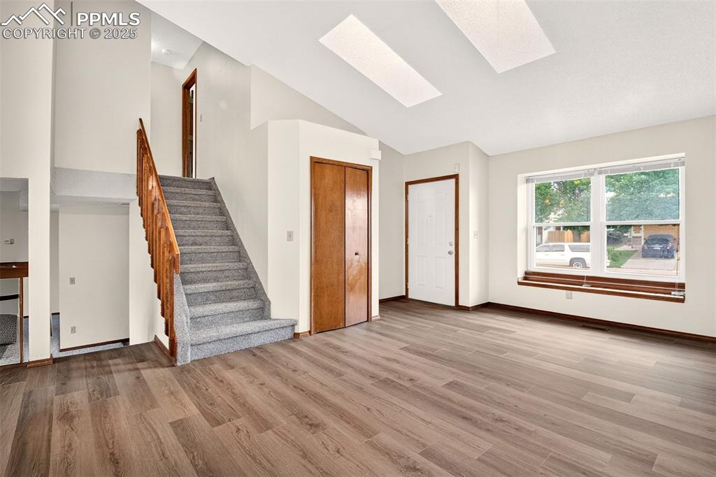 Image 3 of 30: Living Room