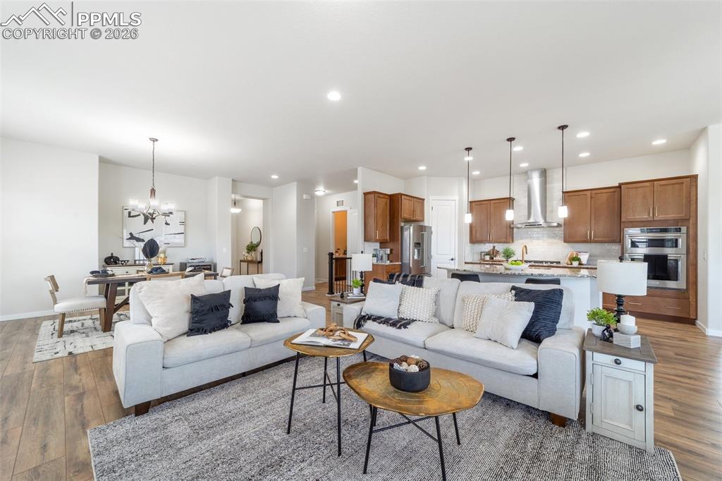 Image 10 of 50: Living Room