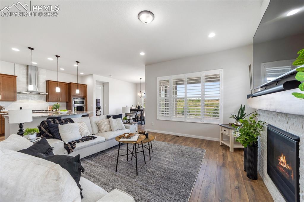 Image 12 of 50: Living Room