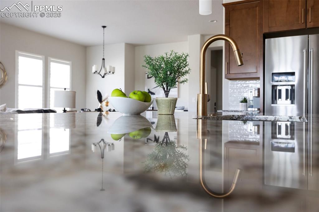 Image 14 of 50: Kitchen