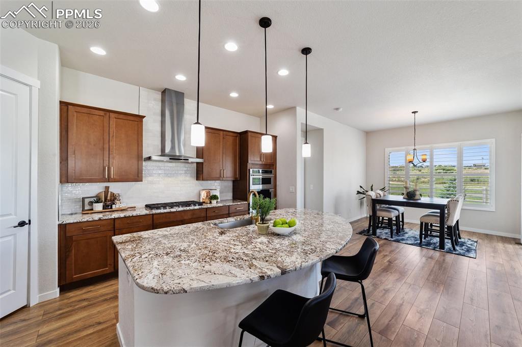 Image 15 of 50: Kitchen