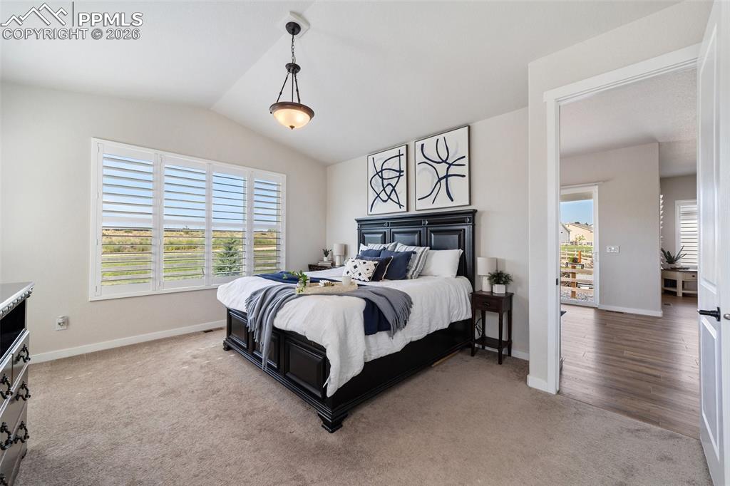 Image 21 of 50: Bedroom