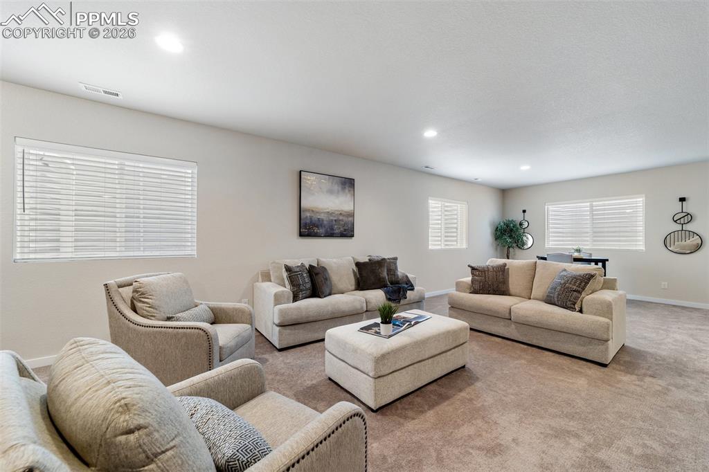 Image 34 of 50: Family Room