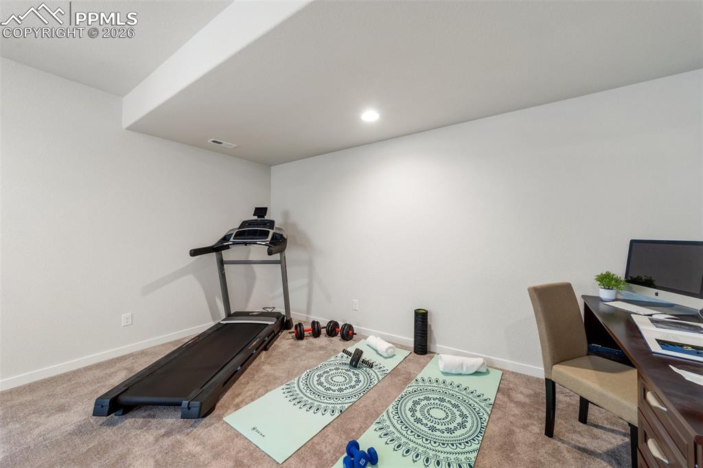 Image 35 of 50: Family Room