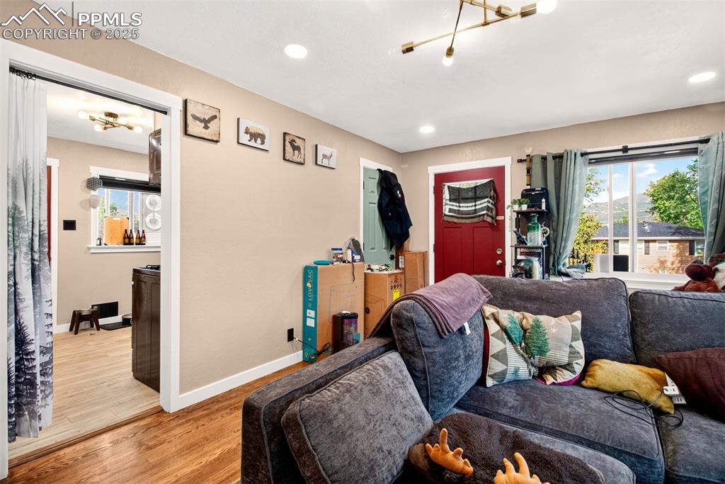 Image 23 of 37: Unit 405