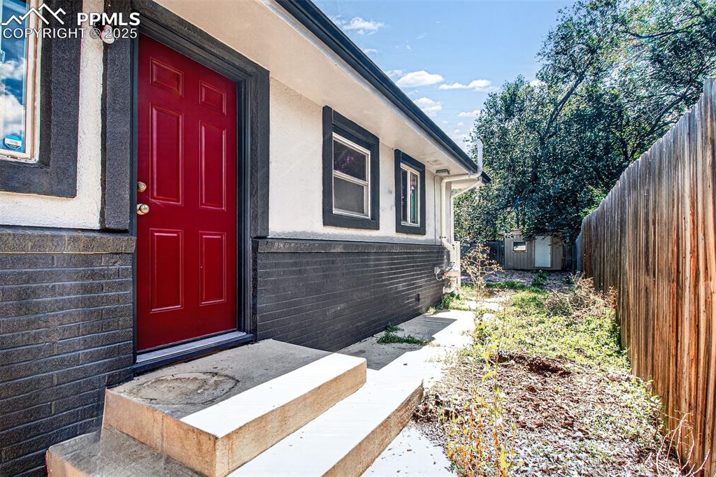 Image 32 of 37: Unit 405 Backyard