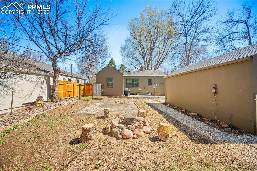 Image 39 of 50: Back of Structure