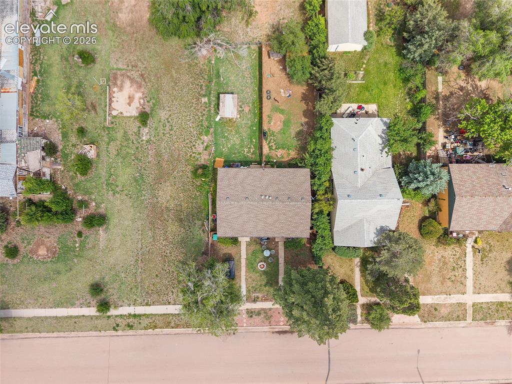 Image 27 of 32: Aerial view.