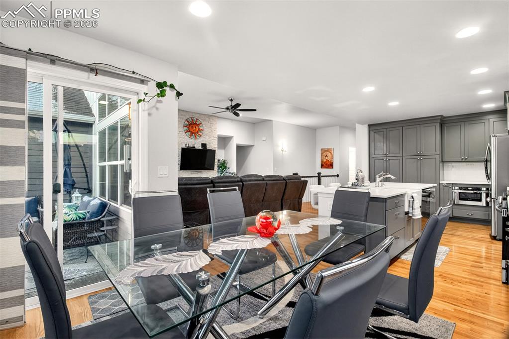 Image 11 of 48: Dining Area