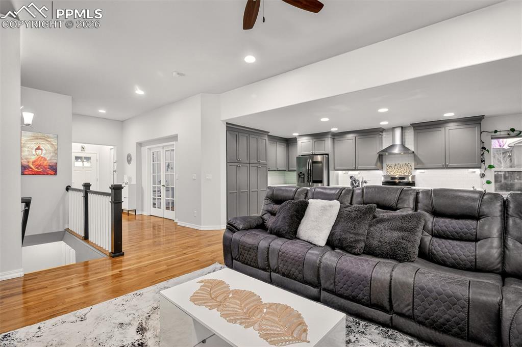 Image 20 of 48: Living Room