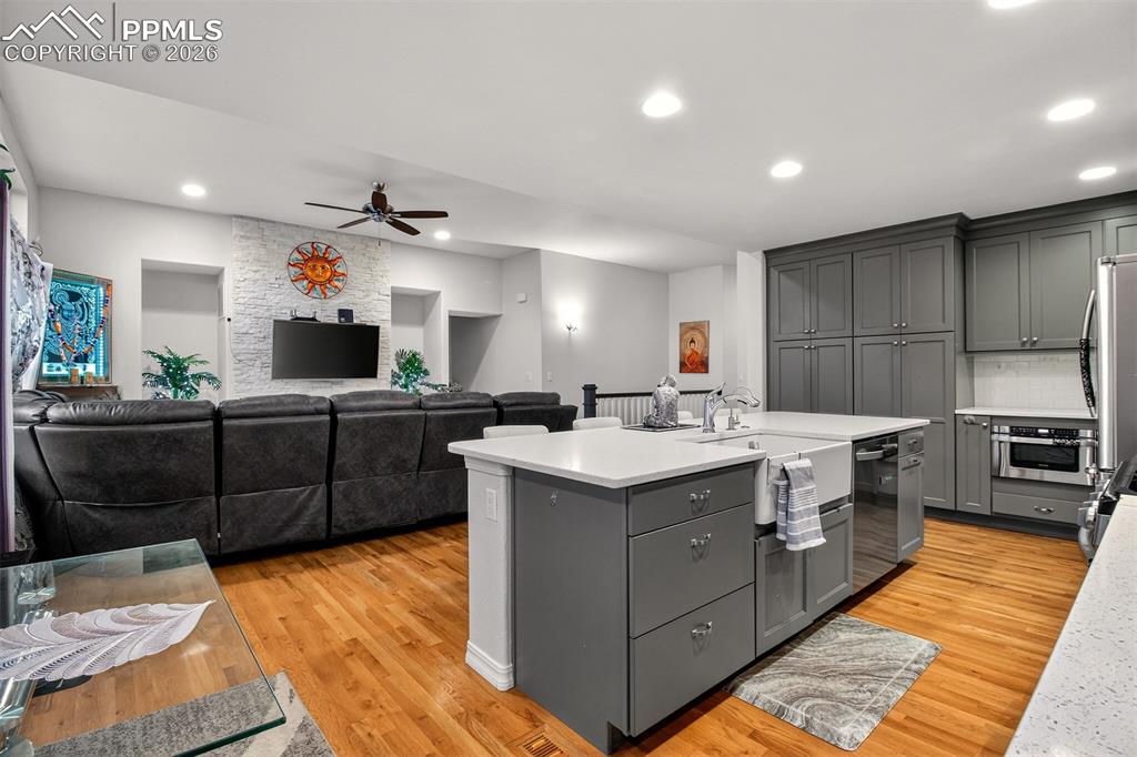 Image 7 of 48: Kitchen