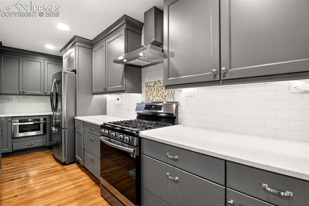 Image 8 of 48: Kitchen