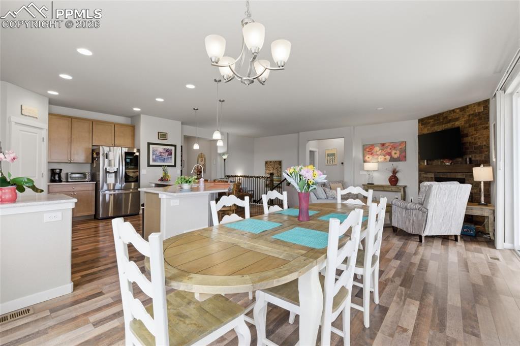 Image 13 of 42: Kitchen
