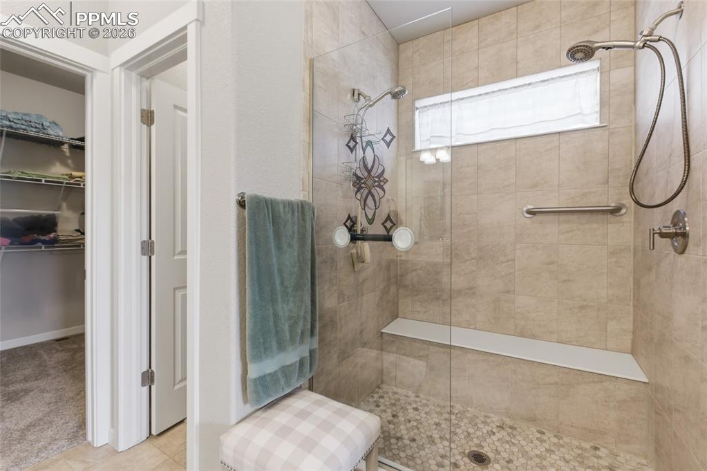 Image 18 of 42: Master Bedroom