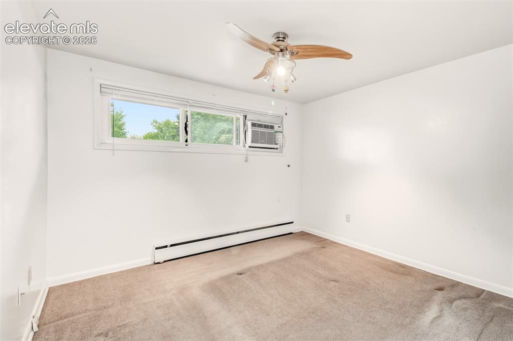 Image 18 of 25: Bedroom 3