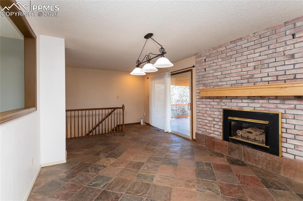 Image 20 of 50: Dining Area