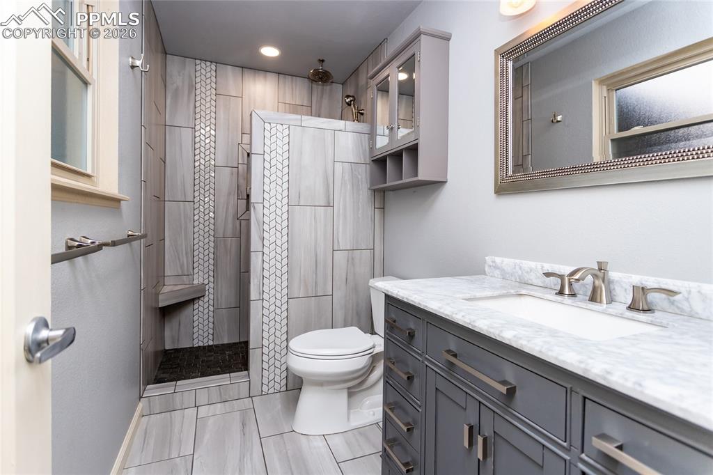 Image 25 of 50: Master Bathroom