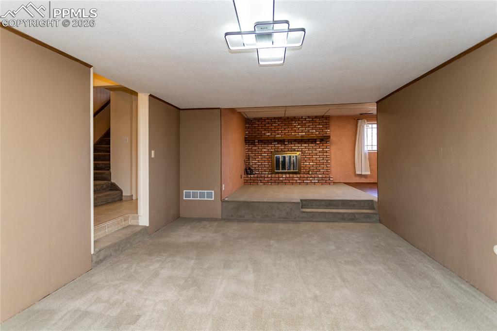 Image 36 of 50: Living Room