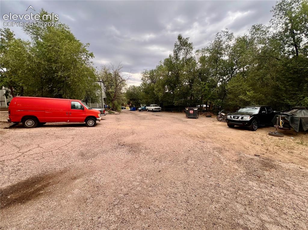 Image 9 of 9: Parking