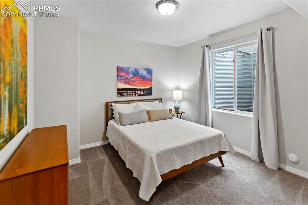 Image 11 of 36: Bedroom