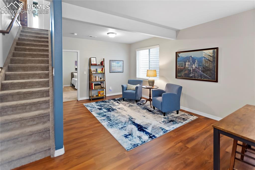 Image 6 of 36: Sitting Room