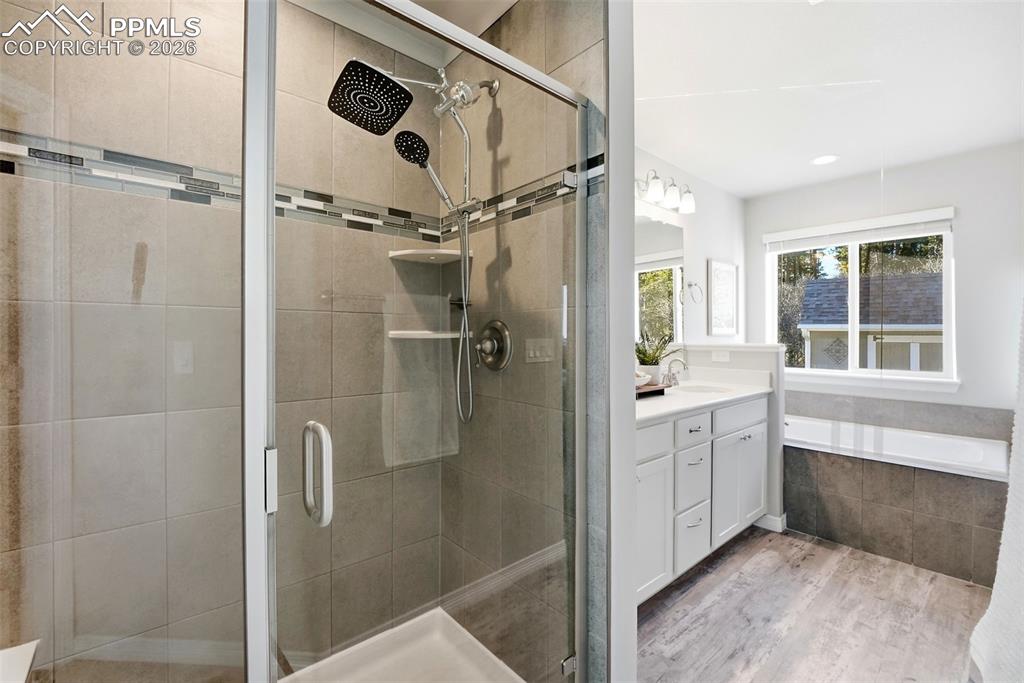 Image 24 of 49: Bathroom