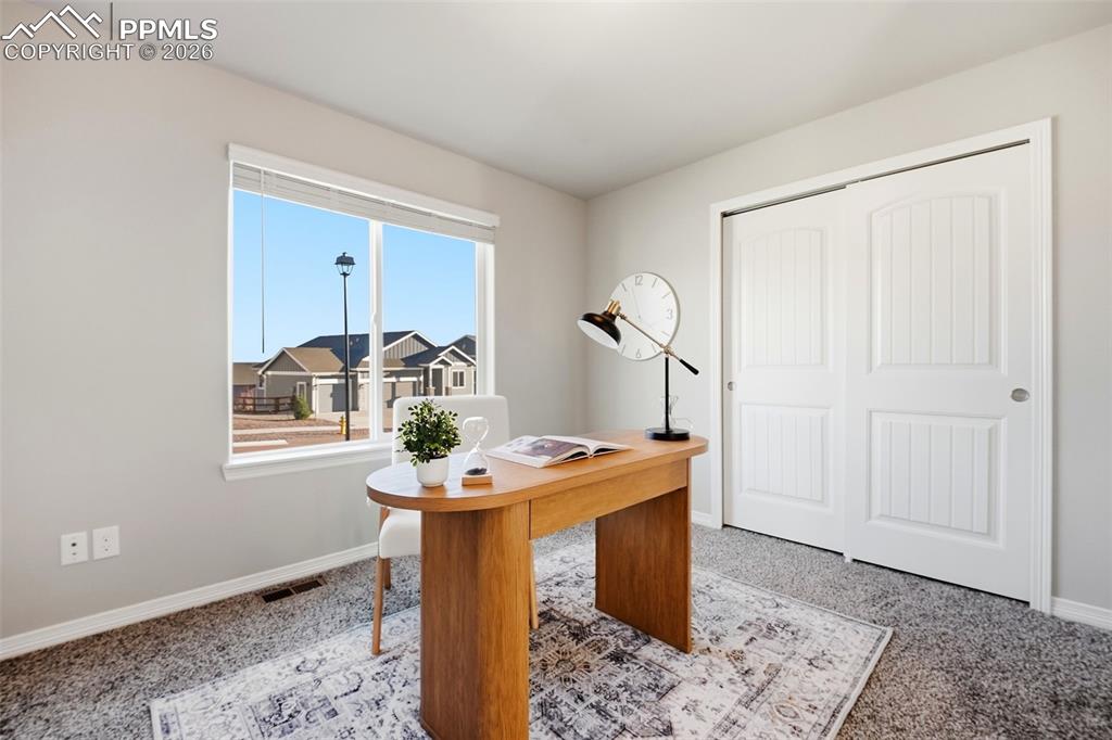 Image 27 of 49: Office