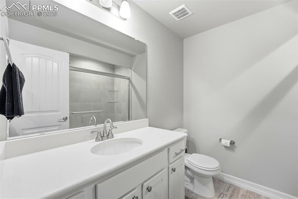 Image 42 of 49: Bathroom