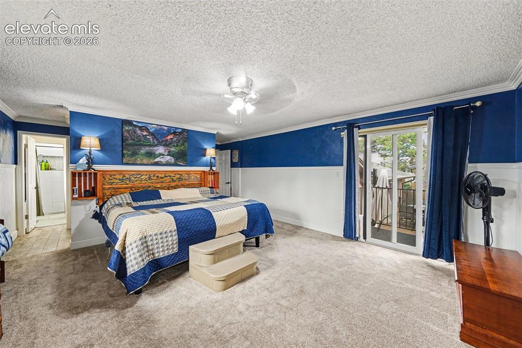 Image 19 of 50: Bedroom