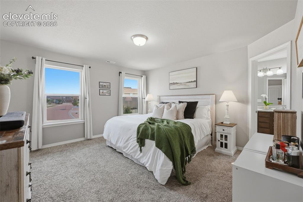 Image 15 of 31: Bedroom