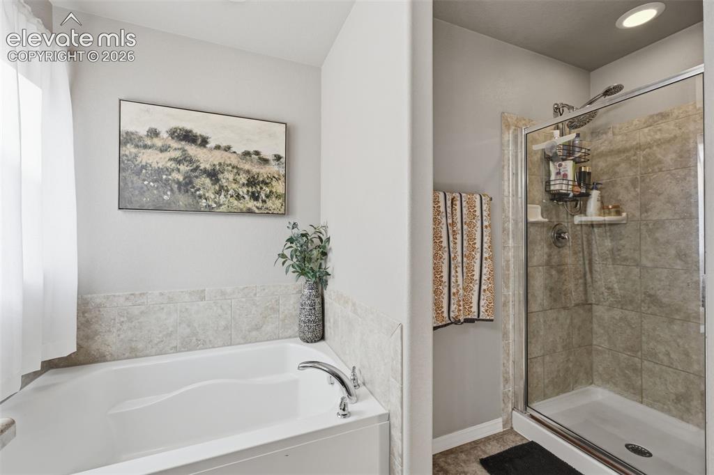 Image 19 of 31: Bathroom