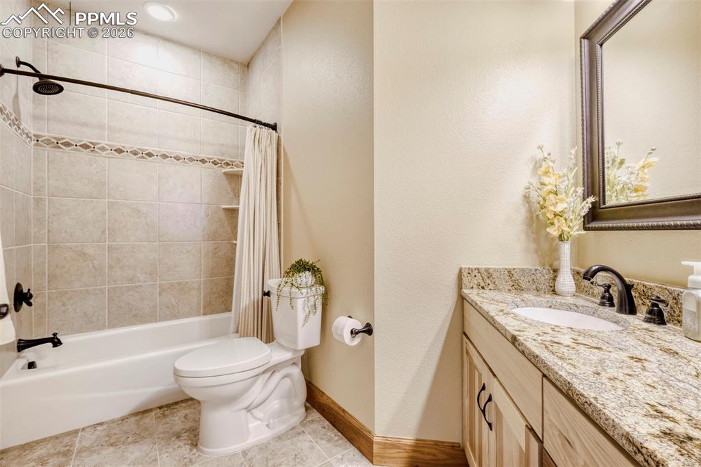 Image 20 of 42: Bathroom