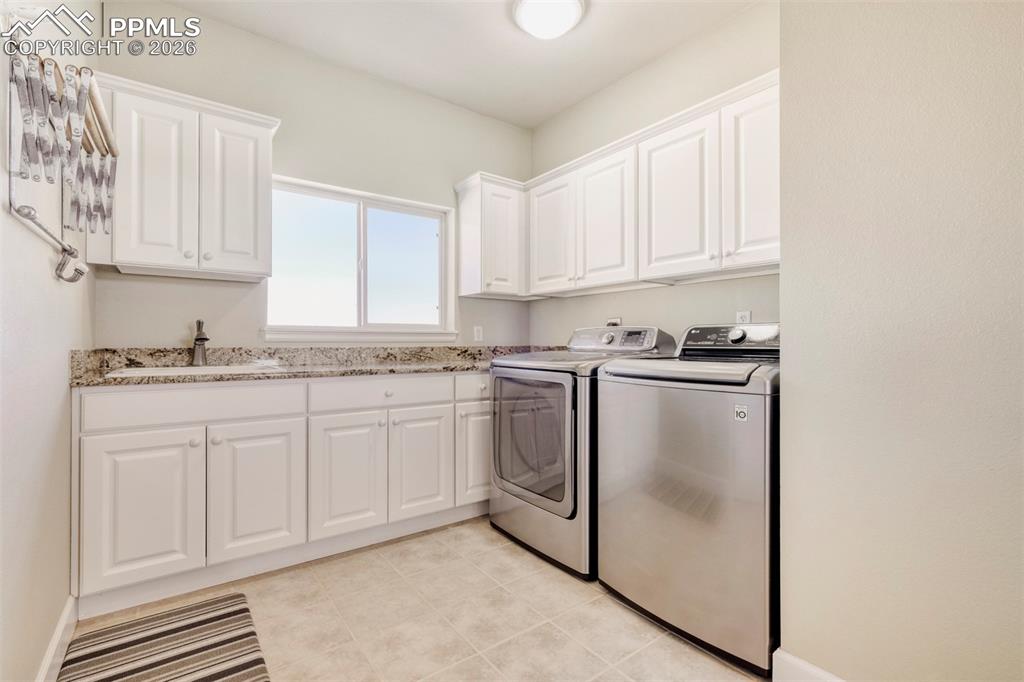 Image 21 of 42: Laundry