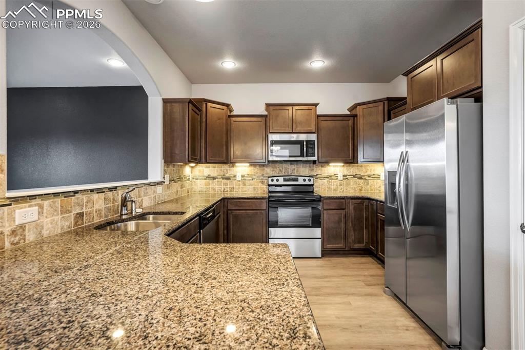 Image 13 of 45: Kitchen