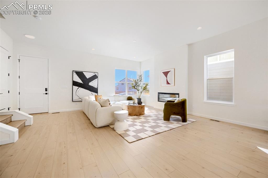 Image 1 of 18: Living Room