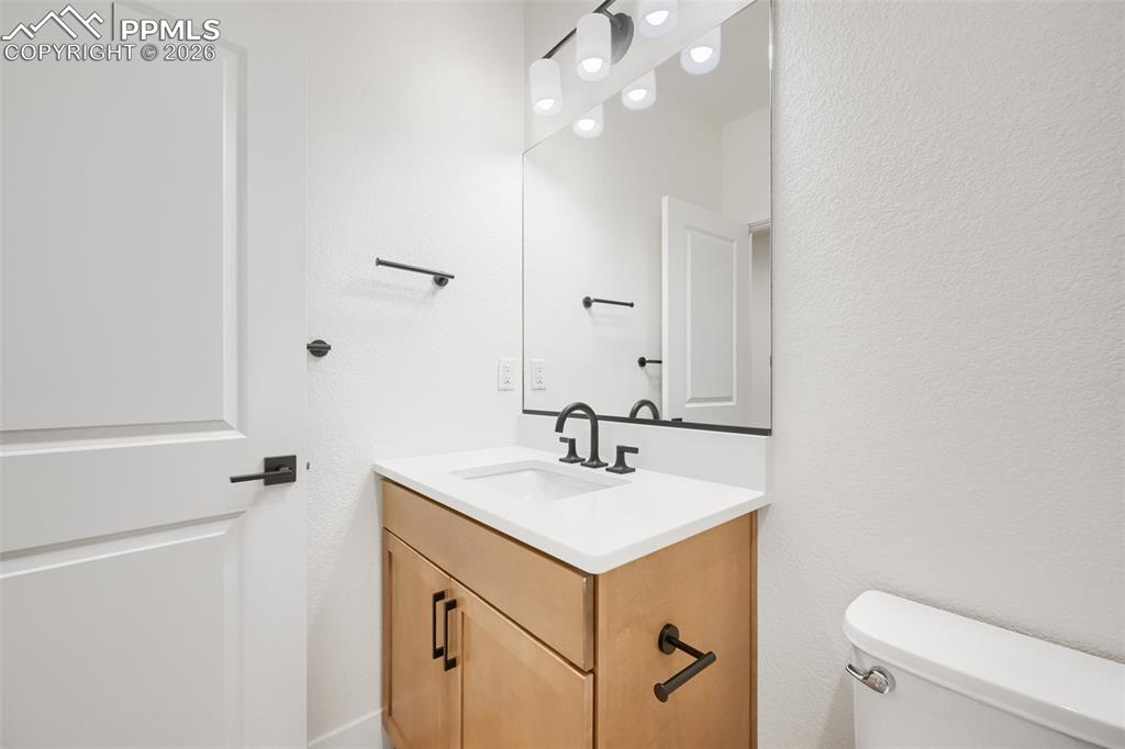 Image 5 of 18: Bathroom