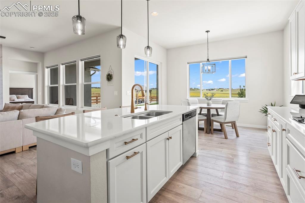 Image 10 of 26: Kitchen