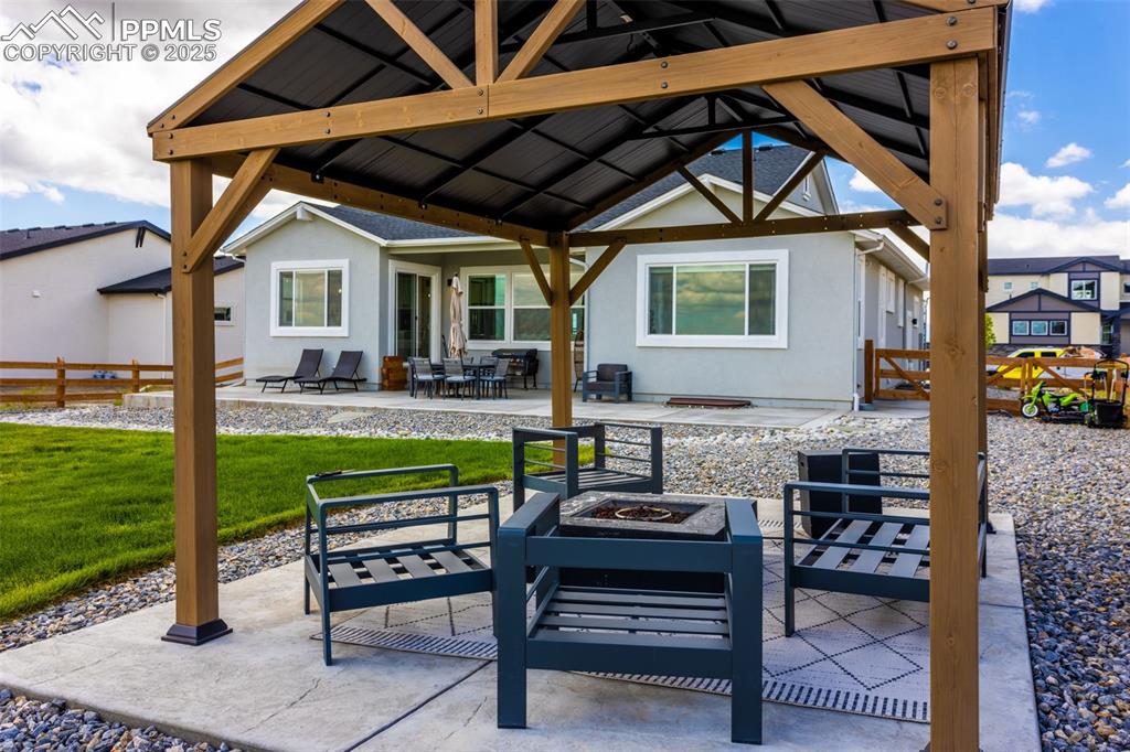 Image 25 of 26: Opposite Shot of Covered outdoor space